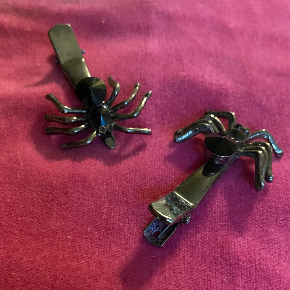 Black Metal Spider Hair Clips